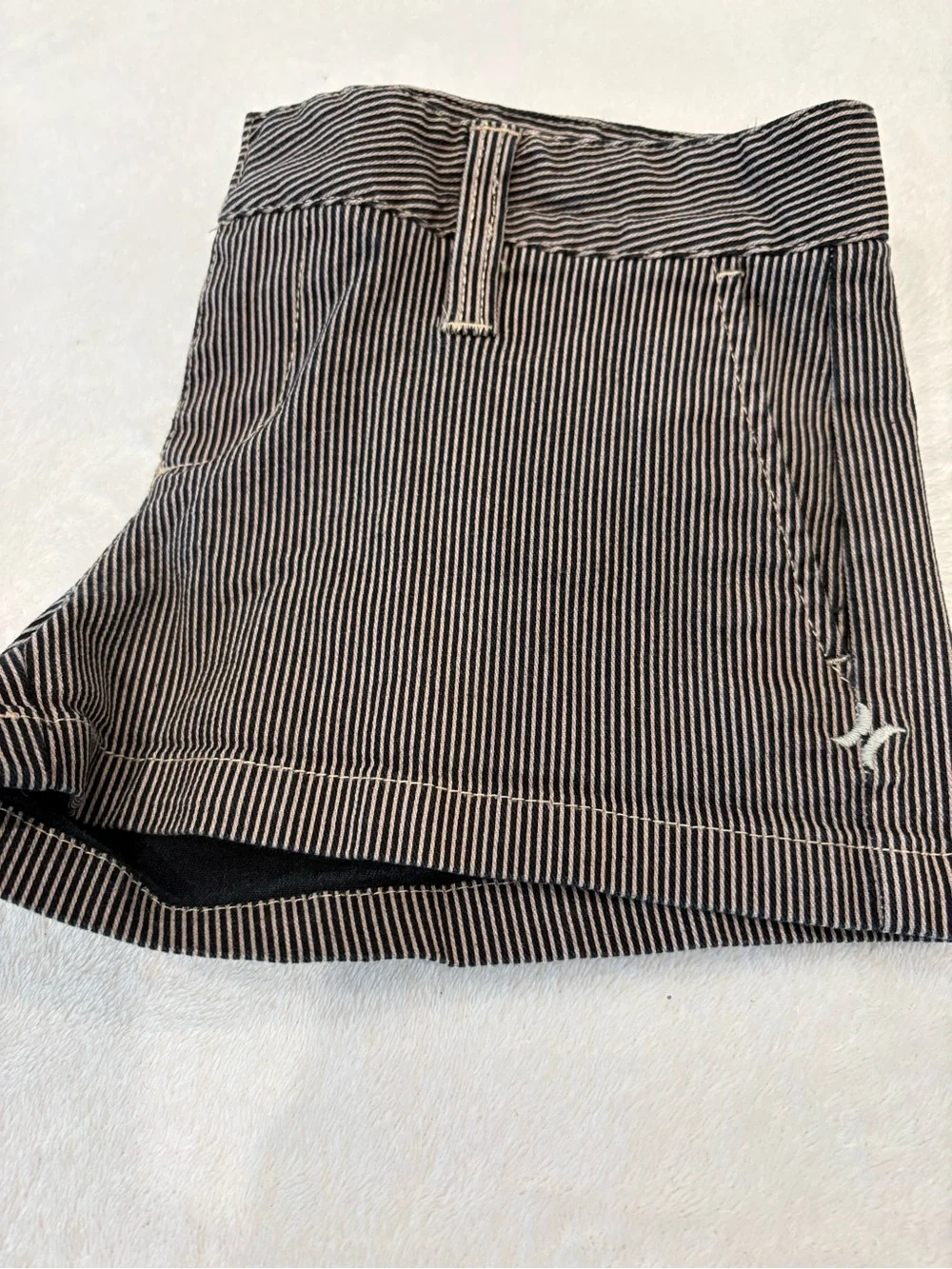 Hurley Low Rise striped shorts/ Y2K Classic Fit Low-rise - Picture 4 of 9